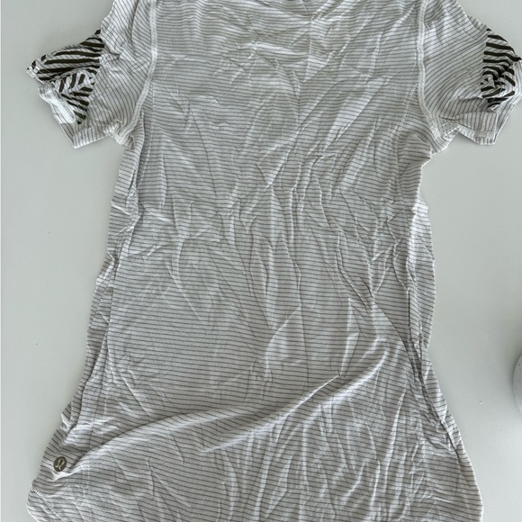 LULULEMON WHAT THE SPORT V NECK TEE WHITE/SILVER/GOLD 2 - Picture 6 of 6